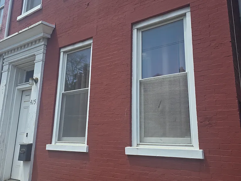 415 W King St — Photo 1