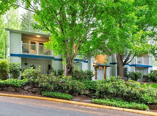 8653 Avondale Rd NE APT D207, Redmond, WA 98052