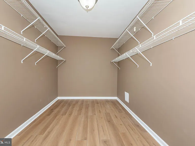 4021 Barrington Rd — Photo 28