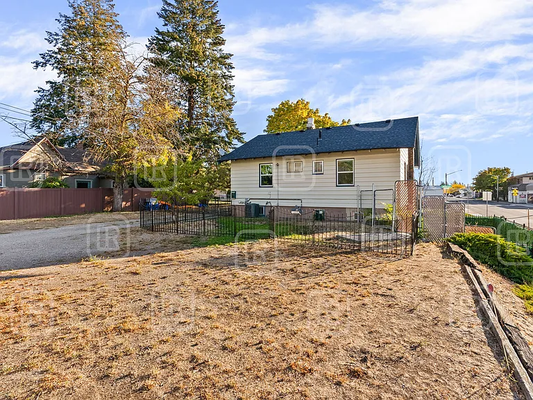 3903 N Jefferson St — Photo 9