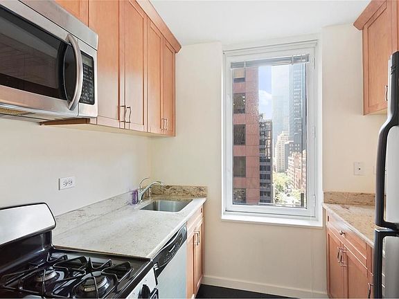 4th image of 145 E 48th St APT 11F