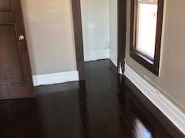8337 John R St