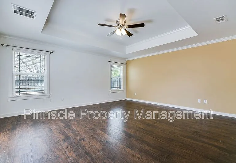 5918 Southampton Pl — Photo 16