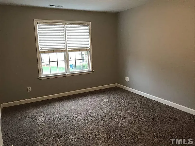 834 Saratoga Dr — Photo 13
