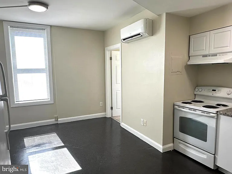 64 W Antietam St #10 — Photo 6