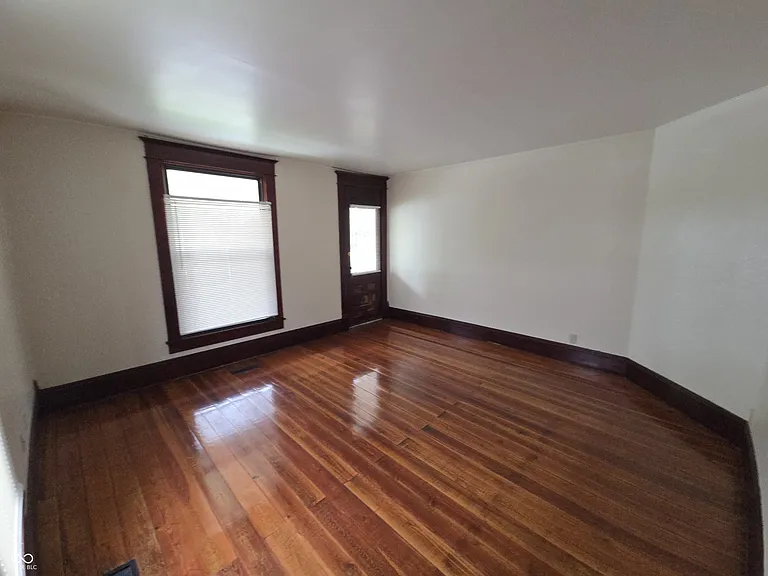 408 S Main St — Photo 5