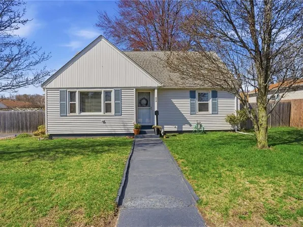 514 Killingly St, Johnston, RI 02919