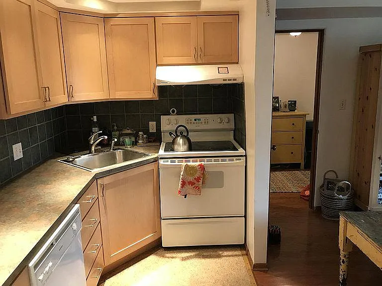2522 Minor Ave E — Photo 3