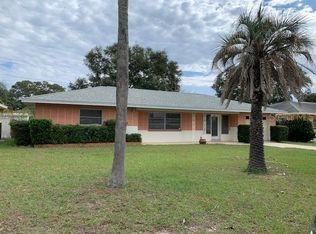 675 Manor Dr W, Dunedin, FL 34698