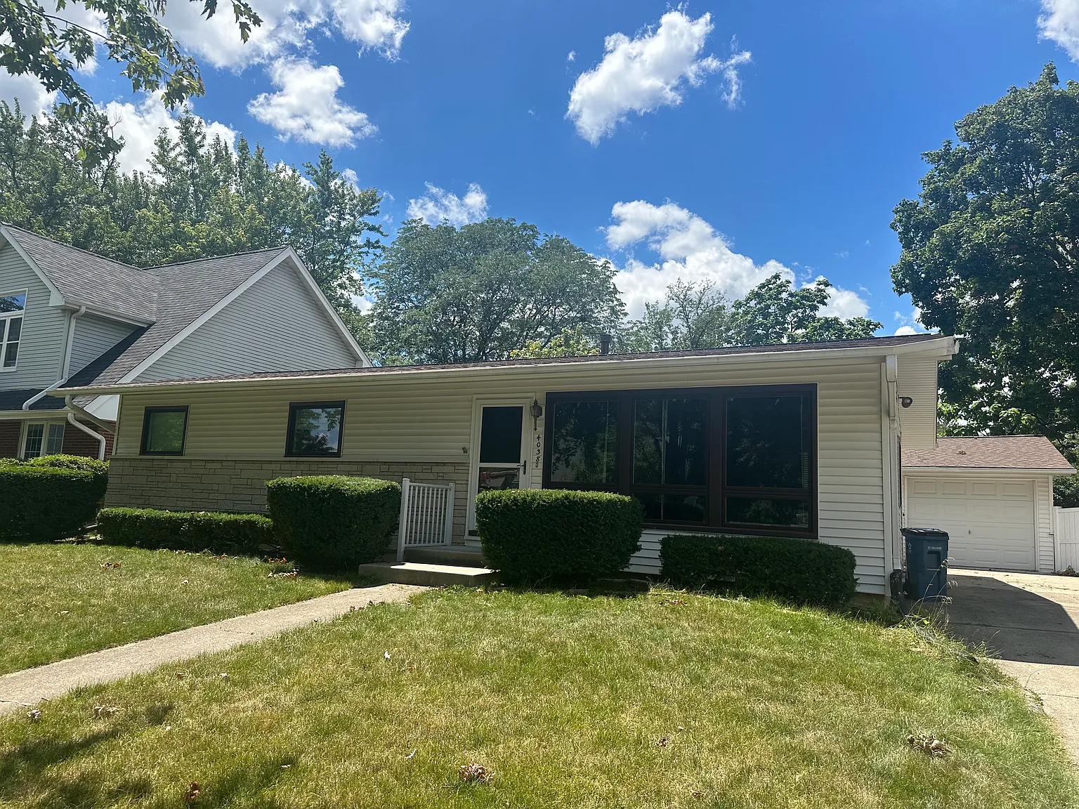 3 bed, 1125 sqft, $2,995 — Photo 1
