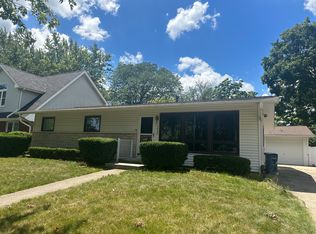 4038 Forest Ave, Downers Grove, IL 60515