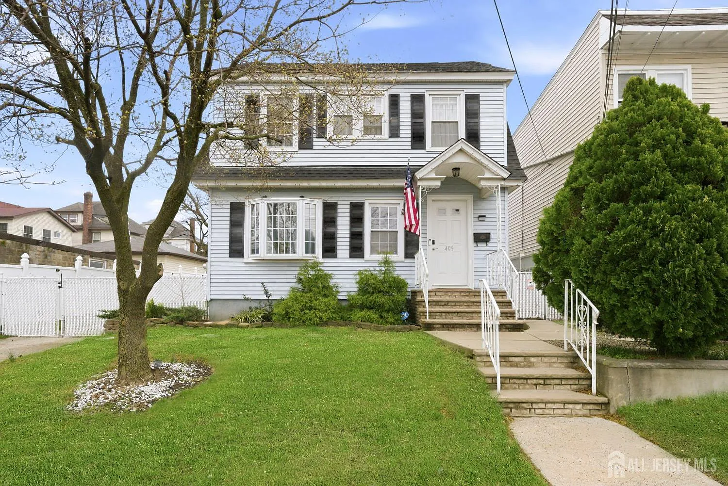 409 Ferris St photo 1