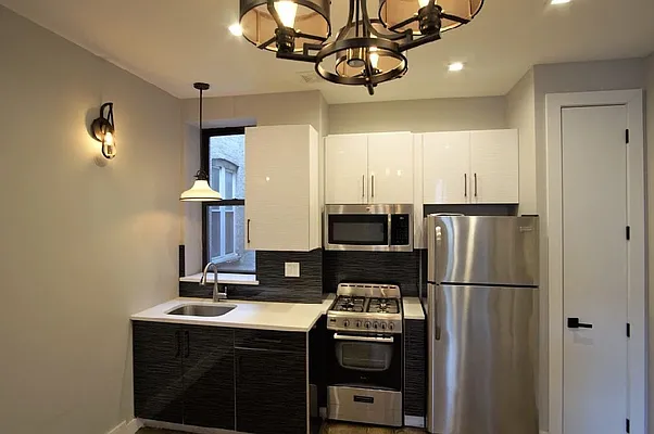 Rented by Lofts and Flats LLC | media 7