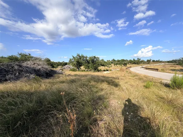 285 Brooklyn Dr NW, Mountain Home, TX 78058