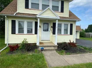 1072 Whitlock Rd, Rochester, NY 14609
