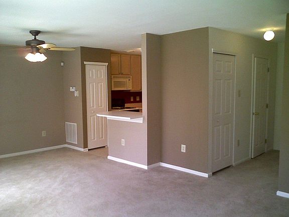 1st floor living-rm area