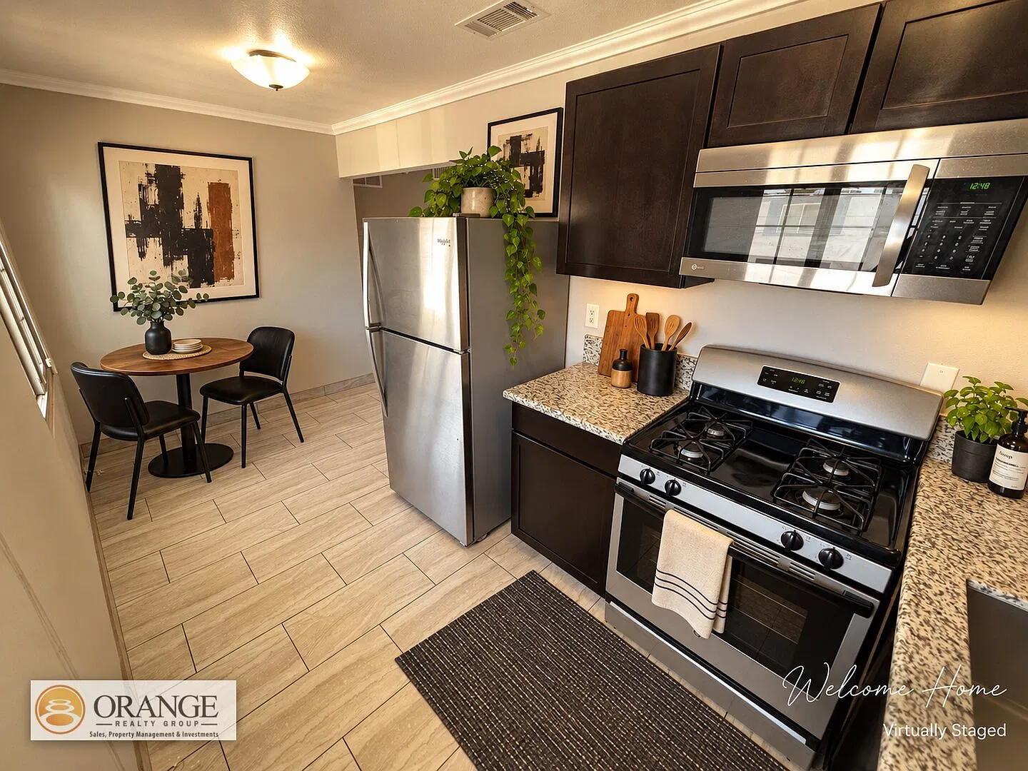 Beautiful Fully Renovated 2 Bed 1 Bath Downtown Condo- Move in Special 1/2 OFF First Months Rent!! — Photo 4
