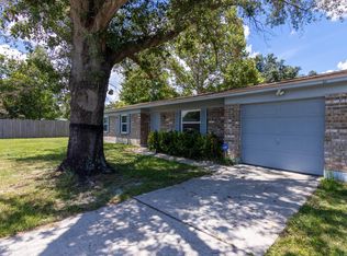 8443 Collins Rd, Jacksonville, FL 32244