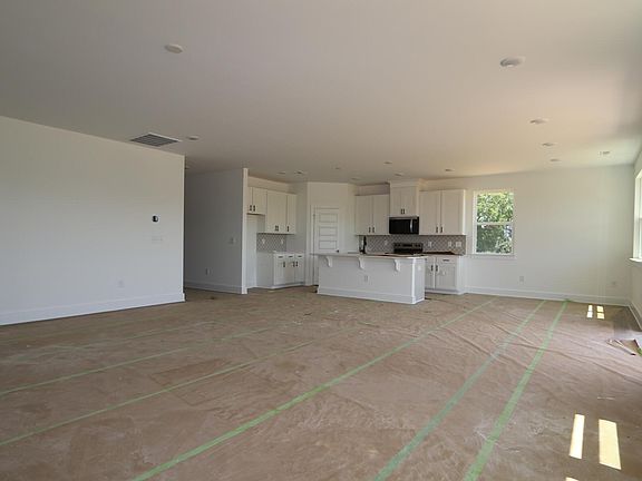 5th image of 93 Coco Ln