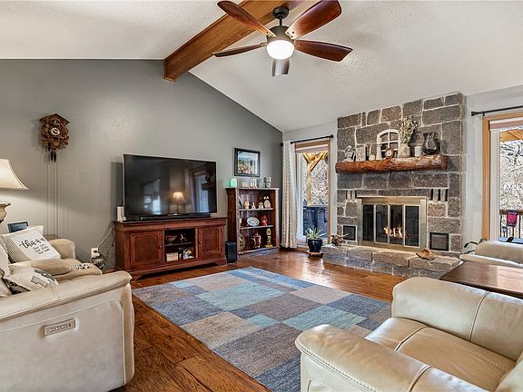 3rd image of 24 Yarmouth Dr