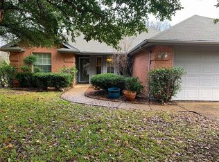 1301 Clearfield Dr, Cleburne, TX 76033