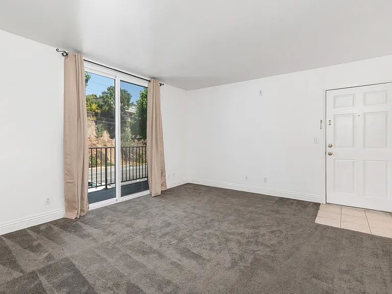 2850 Reynard Way #21 — Photo 14