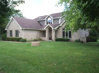 1605 Pine St, Spring Grove, IL 60081