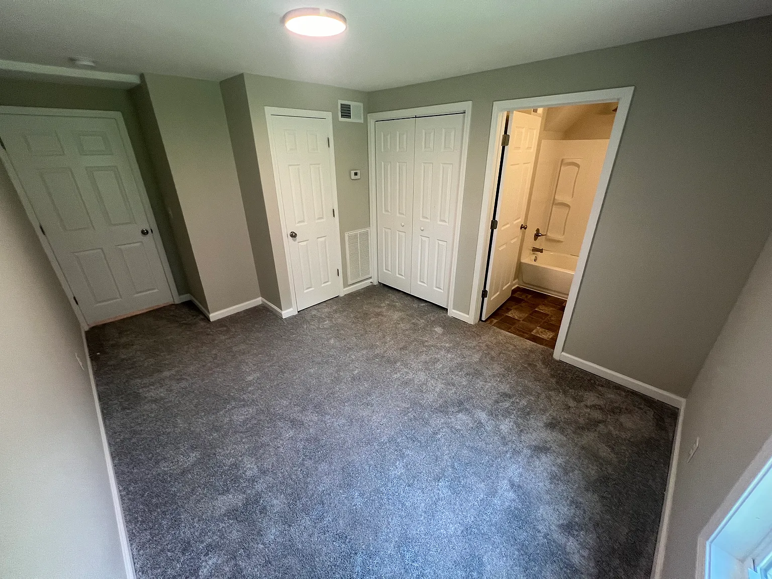 2 bed, 1125 sqft, $1,595 — Photo 4