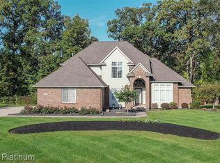 2140 Ore Creek Ln, Brighton, MI