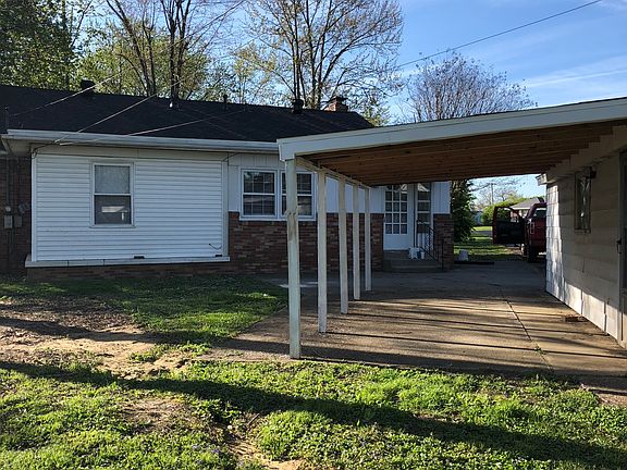3rd image of 2913 Meadowland Dr