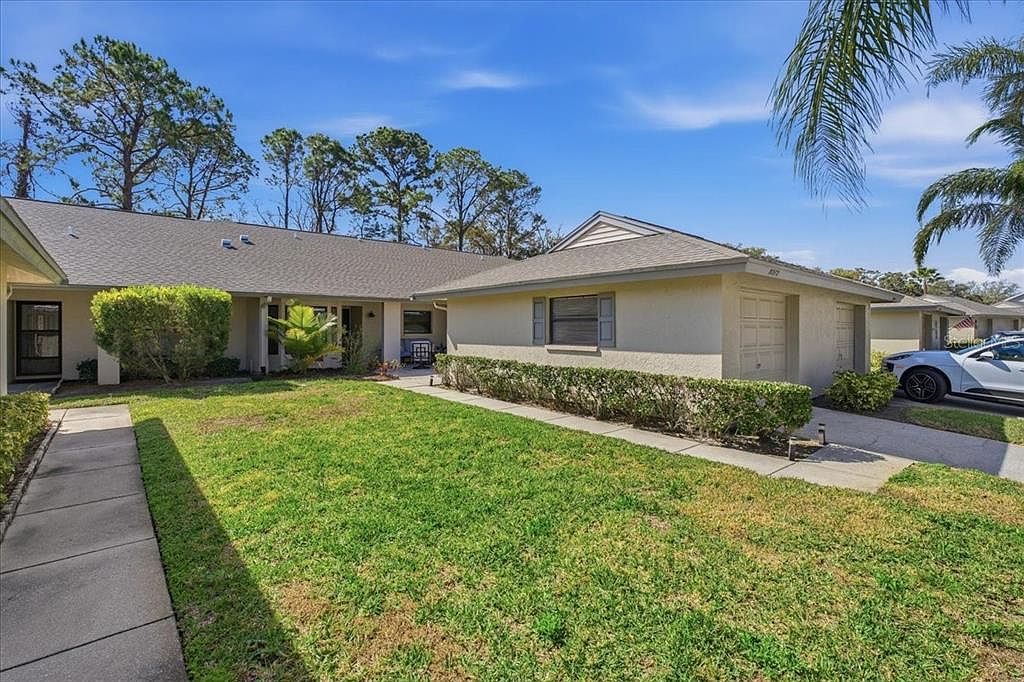 3272 Lori Ln