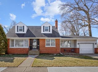 22 N Lancaster St, Mount Prospect, IL 60056
