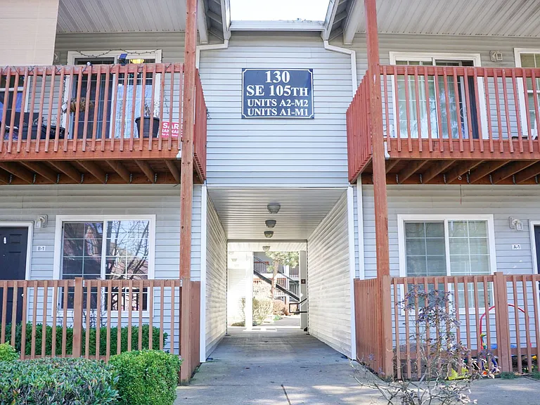 130 SE 105th Ave #C2 — Photo 10