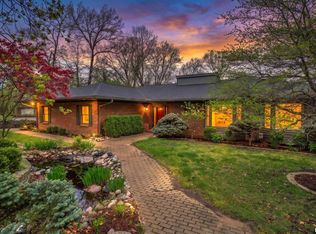 309 W Ravinwoods Rd, Peoria, IL 61615