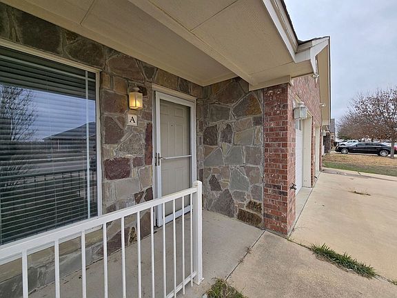 3rd image of 5011 Heather Ln #A