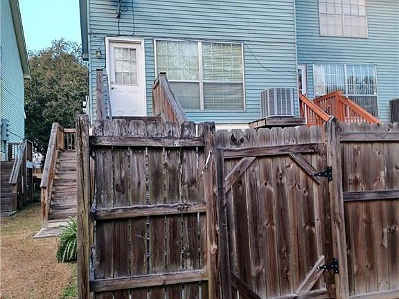 3rd image of 2887 Palm Dr #2887