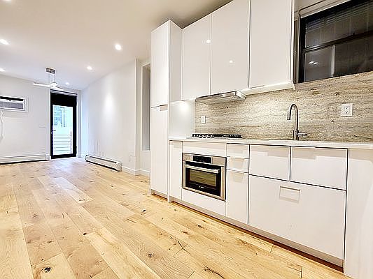 1st image of 505 W 22nd St