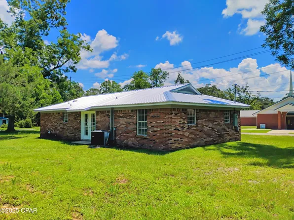 576 Martin Luther King Dr, Chipley, FL 32428