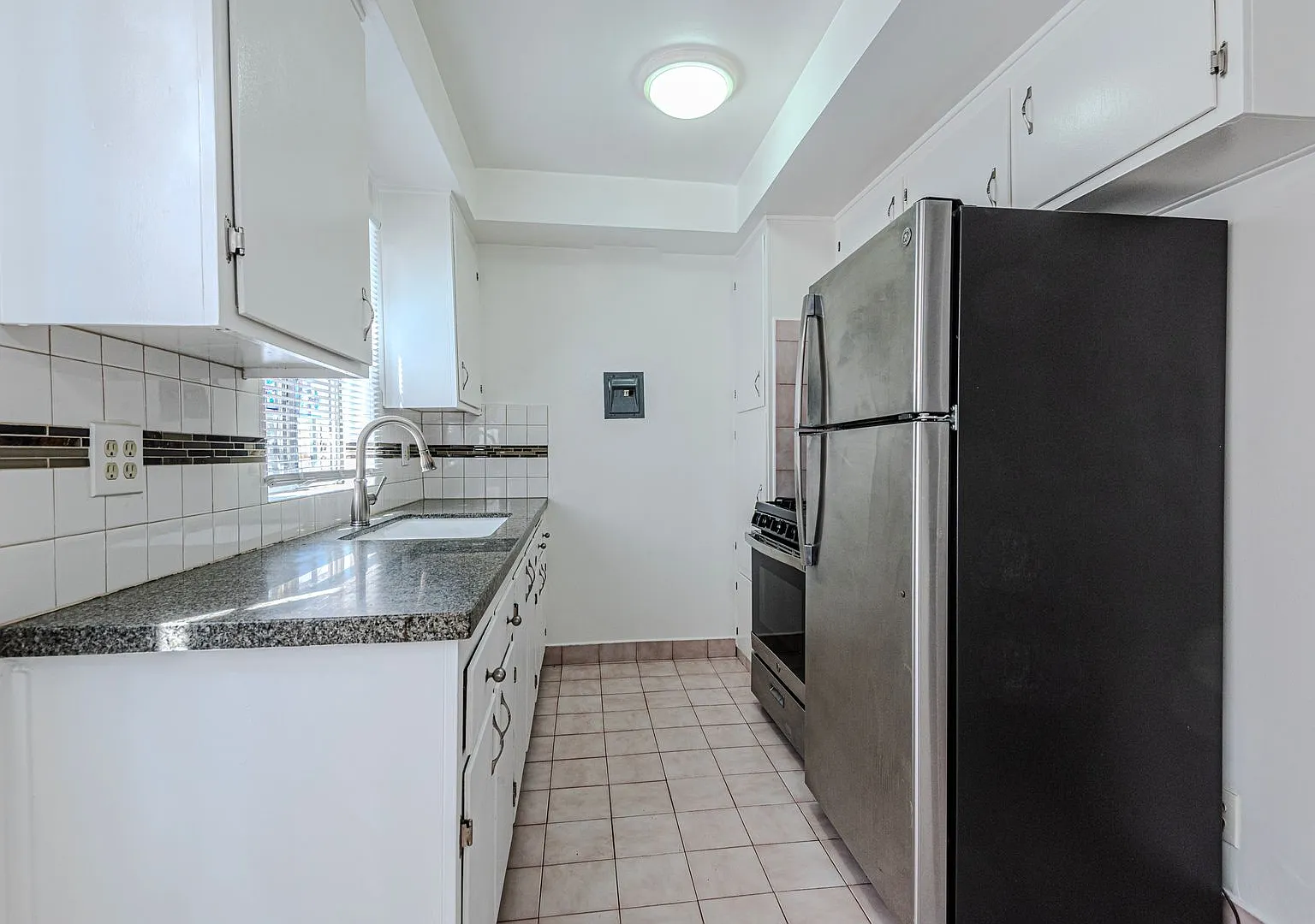 10219 Woodworth Ave — Photo 1