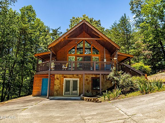 4th image of 3447 Dogwood Cir