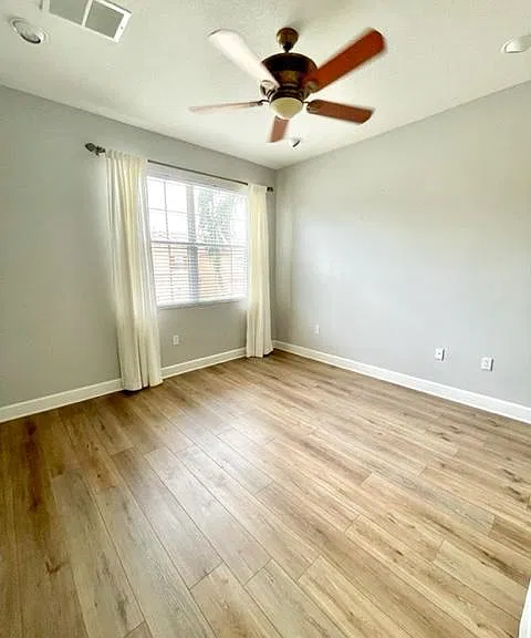 Master Bedroom - Fits King Bed