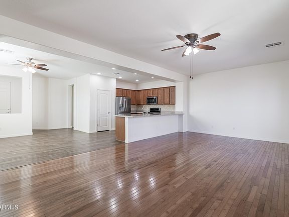 5th image of 1084 W JAMAICA HOPE Way