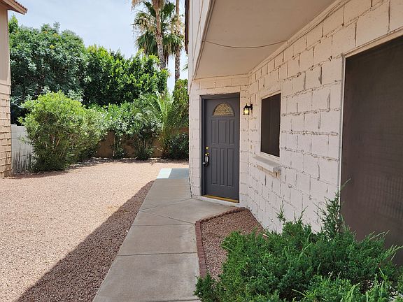3rd image of 2721 W Estrella Dr
