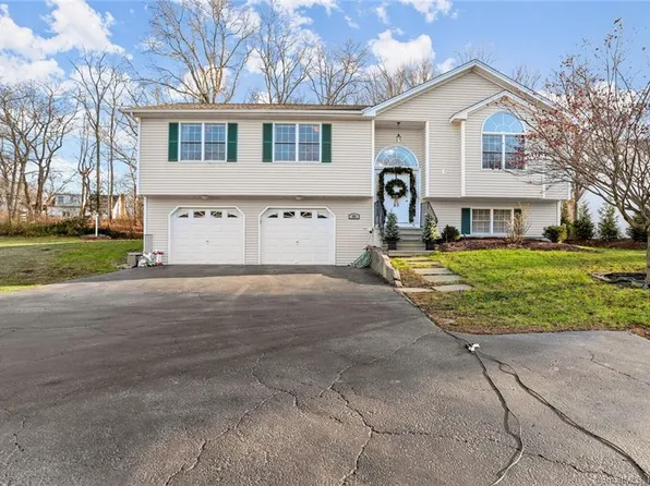 85 Beardsley Parkway, Trumbull, CT 06611