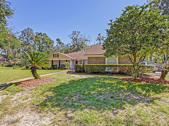 3rd image of 10998 Creekview Dr