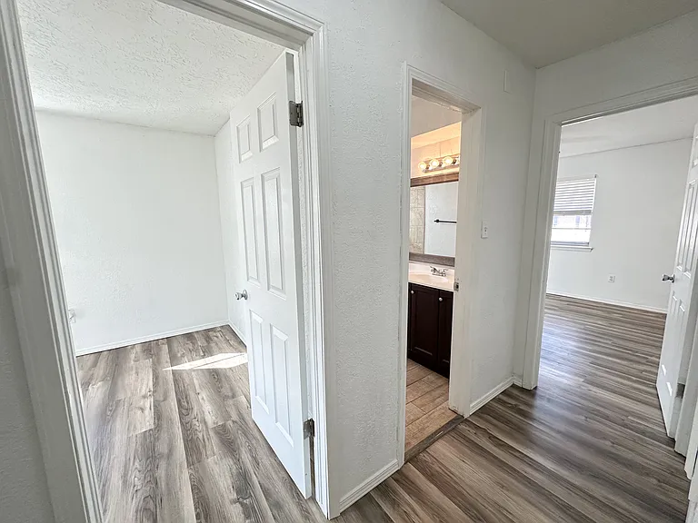 806 SE Brigadoon Way — Photo 10