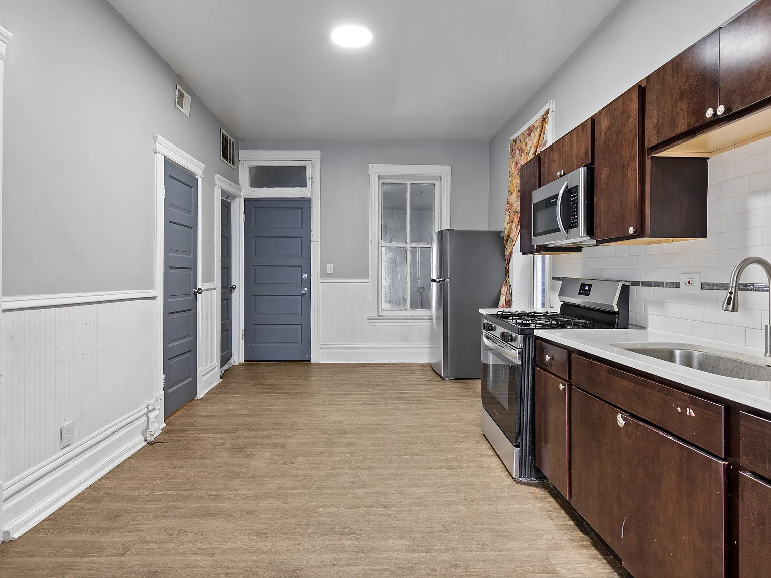 2 bed, $1,200 — Photo 3