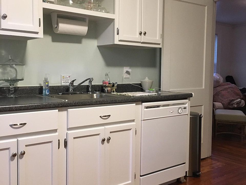 1st image of 1326 W Friendly Ave APT B