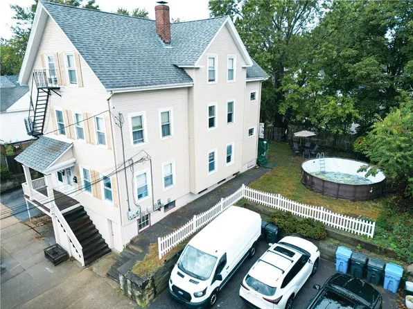 181 Bay View Ave, Cranston, RI 02905