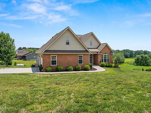 3rd image of 229 Florence Cir
